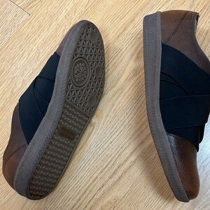 Men's Brown and Black Slip-On Shoes. 11.5 Garage